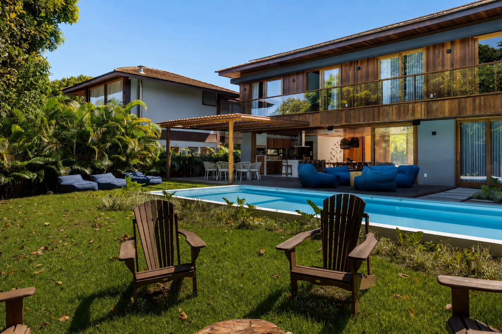 PB #01, casa e piscina vistas do jardim